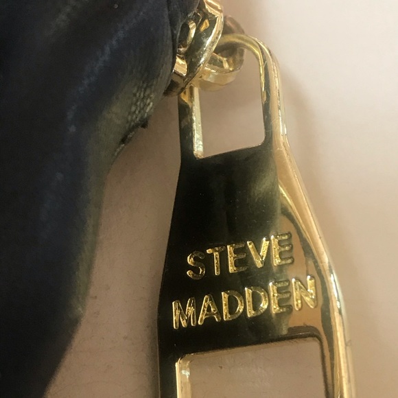 Steve Madden Black Expandable Purse - Picture 12 of 16